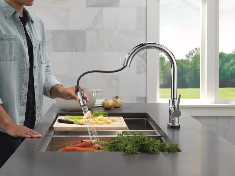 Grifo Fregador Monomando Con Cabezal Extraible - Delta Trinsic Touch2O Touchless