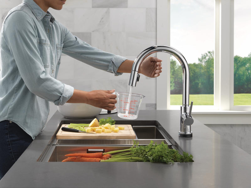 Grifo Fregador Monomando Con Cabezal Extraible - Delta Trinsic Touch2O Touchless