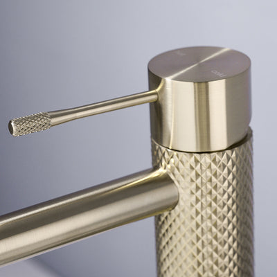 Grifo Alto De Lavamanos Con Desague Dorado Cepillado- Aqualia Signature